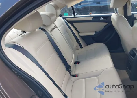 2011 Volkswagen Jetta 2.5L Se z USA, uszkodzony, nr VIN 3VWDZ7AJ9BM396594